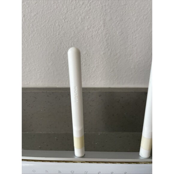 TP-Link AC1900 Gigabit Router - Archer C9 - White No power cable untested - Picture 2 of 6